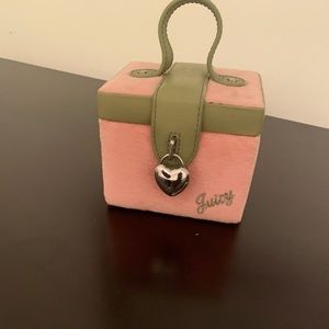 Mint condition 2008 vintage juicy jewelry box